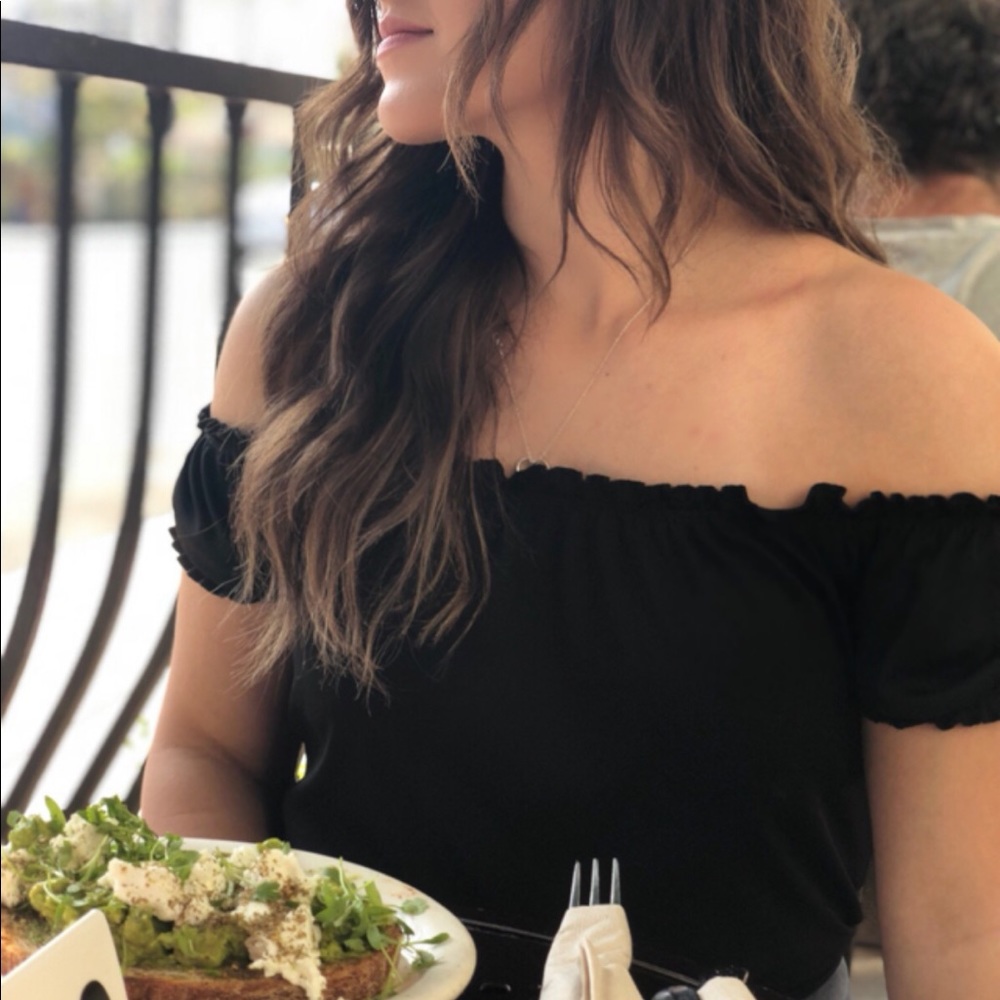 Off shoulder ruffle crop top